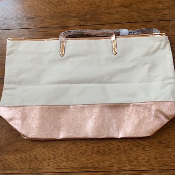 NWT Victoria’s Secret duffel - Picture 2 of 4
